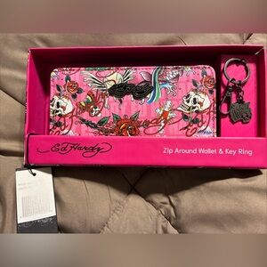 Ed hardy ladies zip around wallet & key chain gift set